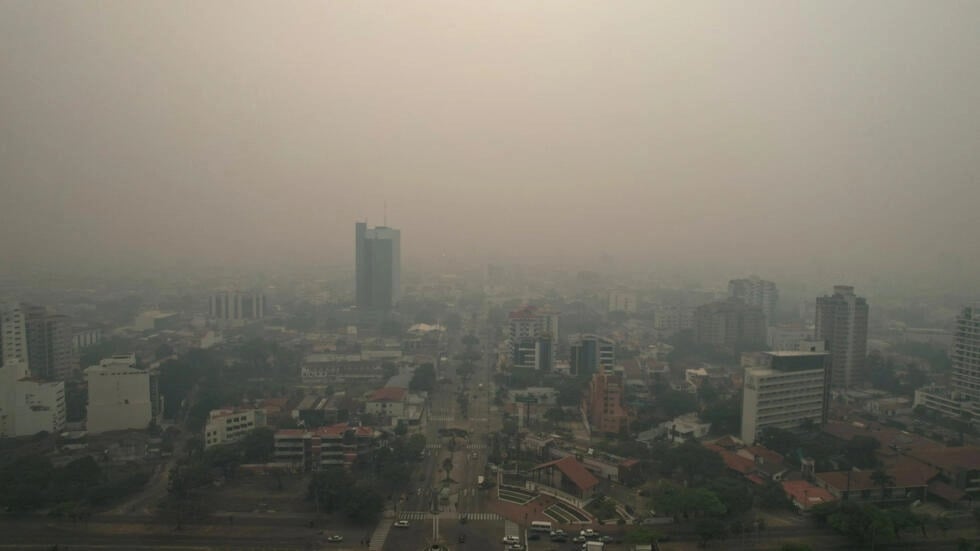 En Bolivia el humo de los incendios forestales cubre la ciudad