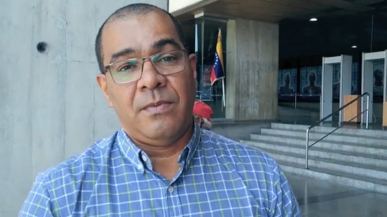 Andrés Giussepe, como analista político