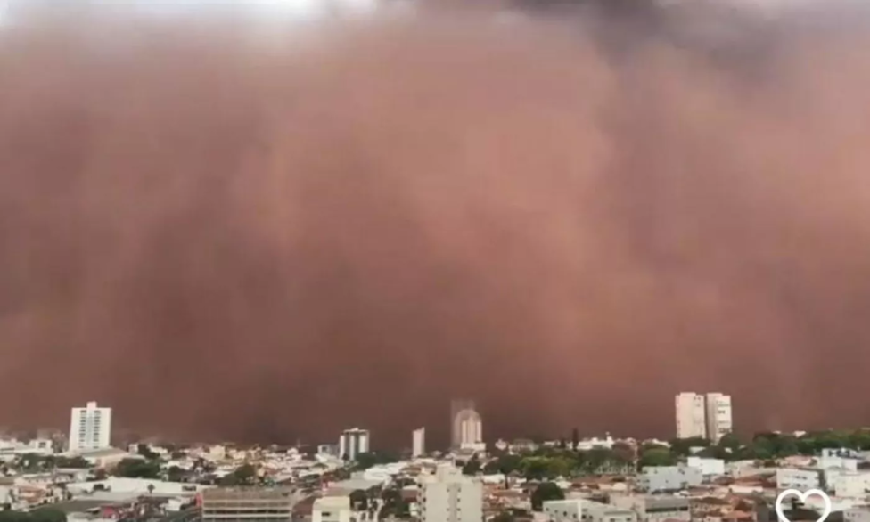 Tormentas de arena afectaron en septiembre de 2021 a ciudades del estado de Sao Paulo en Brasil