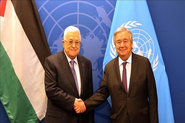 El presidente de Palestina, Mahmoud Abbas, (izq.) con el secretario general de la ONU, Antonio Guterres (der.).