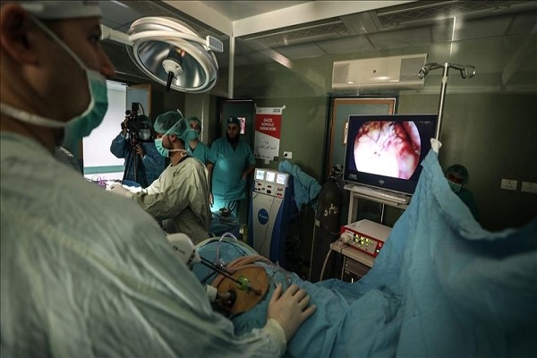 Procedimientos médicos en medio de la escalada en la Franja de Gaza.