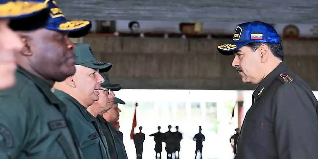 Presidente Maduro dio salutación a la FANB
