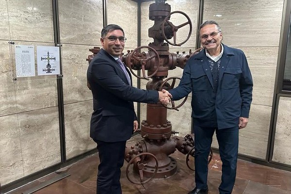 El ministro de Petróleo y el director de Pemex sostuvieron una fructífera reunión