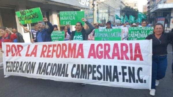 La dirigente de la FNC, Marcial Gómez, señaló que la marcha se realiza contra “el retroceso de la institucionalidad”