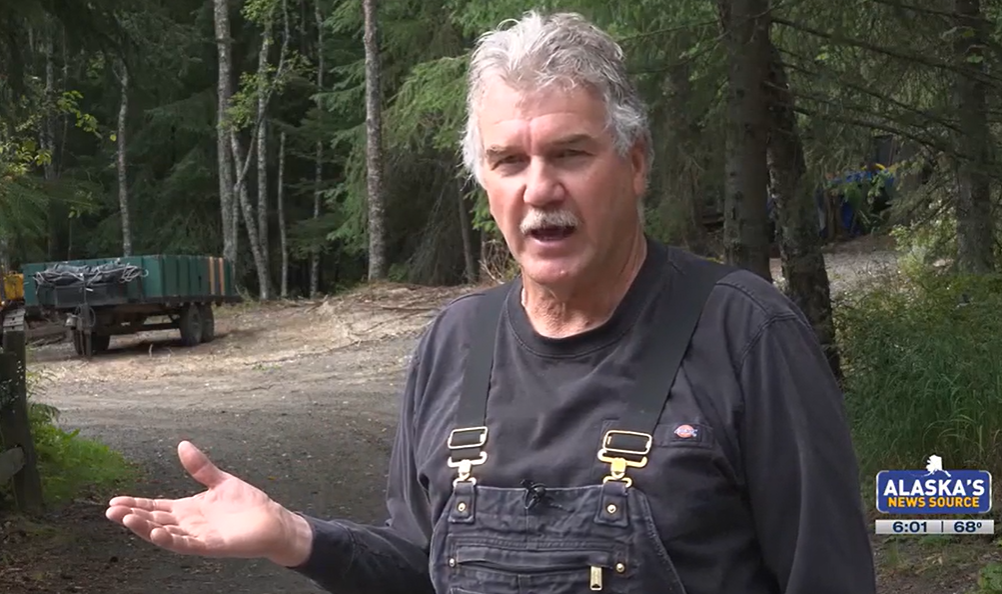 El Presidente Vladimir Putin le regala una motocicleta a hombre de Alaska tras su viaje/reunión con Donald Trump