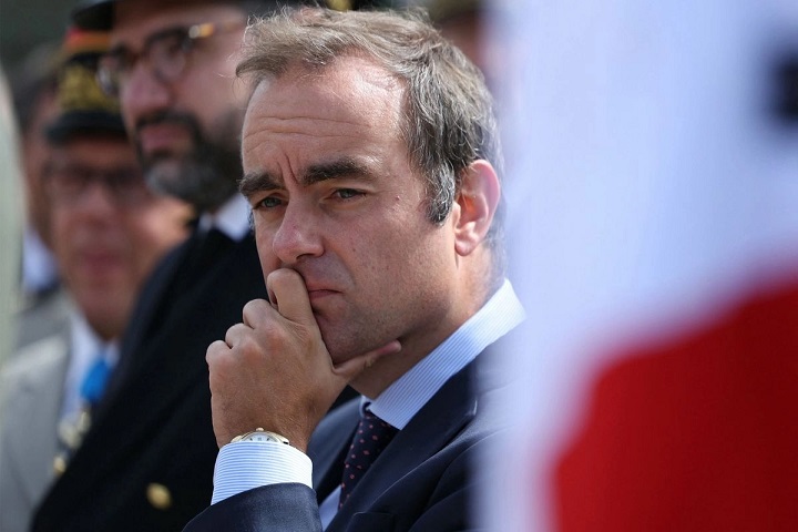 Francia: Macron acepta renuncia de primer ministro; nombra a Sébastien Lecornu