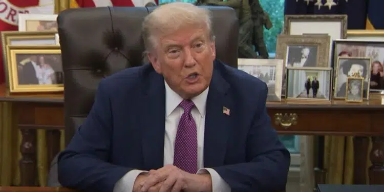 (VIDEO) Trump autoriza al Pentagono a "hacer lo que quiera" con aeronaves de Venezuela que vuelen en "posición peligrosa"