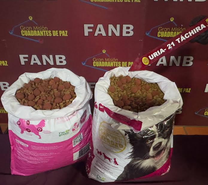 En bolsas de perrarina llevaban la droga