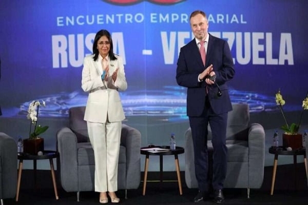 La vicepresidenta aprovechó la oportunidad para saludar a los empresarios de ambas naciones y resaltó el esfuerzo de todos los equipos para el intercambio y concreción de negocios.