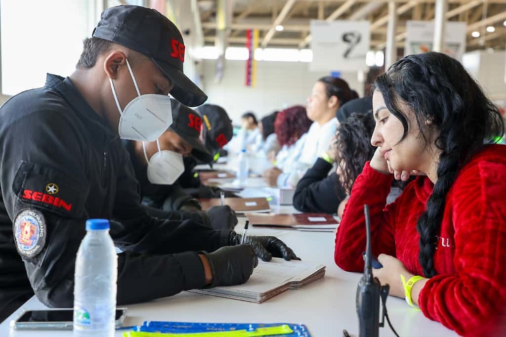 196 llegan desde EEUU en el vuelo 78