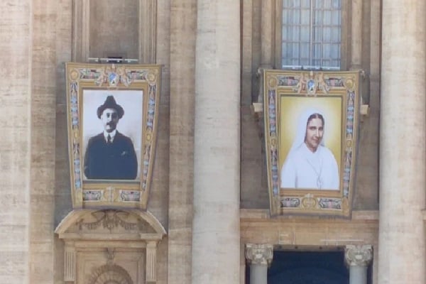 José Gregorio Hernández, el "médico de los pobres", y la Madre Carmen Rendiles.