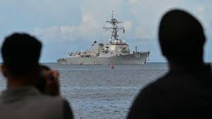 Buque destructor zarpa de Trinidad