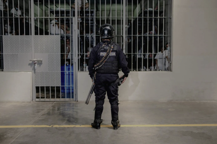 El gobierno de Estados Unidos envió en marzo al Cecot, una prisión en El Salvador, a 252 migrantes venezolanos.