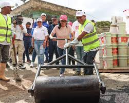 Gobierno inicia el Plan Resuelve tu Calle en compañía de la comunidad de Ojo de Agua, carretera vieja Caracas-La Guaira