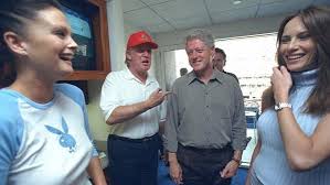 Trump y Clinton rodeado de chicas