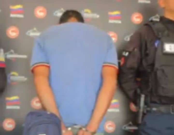 Al sujeto le incautaron discos de recortes de viga, teléfonos, una moto y cilindros de gas y oxígeno