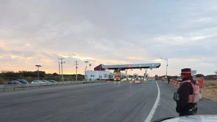 Campesinos bloquean vías en México