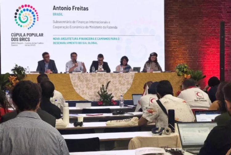 La iniciativa busca establecer nuevos caminos para el desarrollo económico de los países emergentes, minimizando la hegemonía del dólar estadounidense.