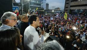 Iván Cepeda lidera la intención del voto en Colombia