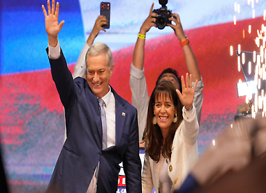 Jose Antonio Kast Kast se impuso en la segunda vuelta a la candidata comunista Jara, por 17 puntos