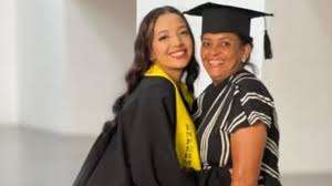 Yohana Rodríguez Sierra (der) falleció en el ataque de EEUU y su hija resultó herida.